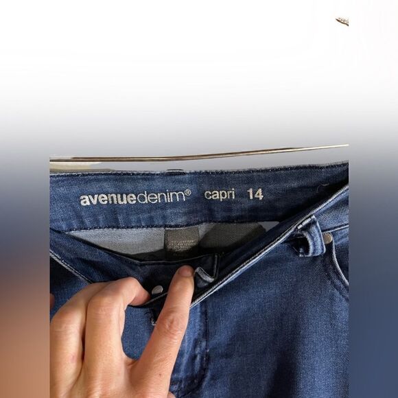 Avenue Denim Capri Jeans - Picture 2 of 3